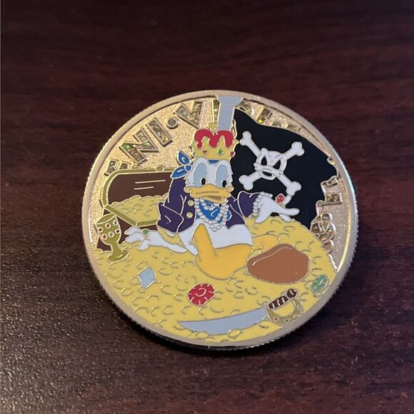 Disney Donald Duck Veni‎ Vidi Vici Pirates Of The Caribbean Gold Coin Pin LE 250 - Picture 1 of 4